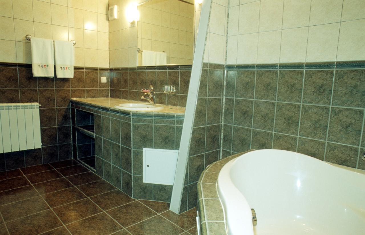 Park Hotel Kiev Luaran gambar