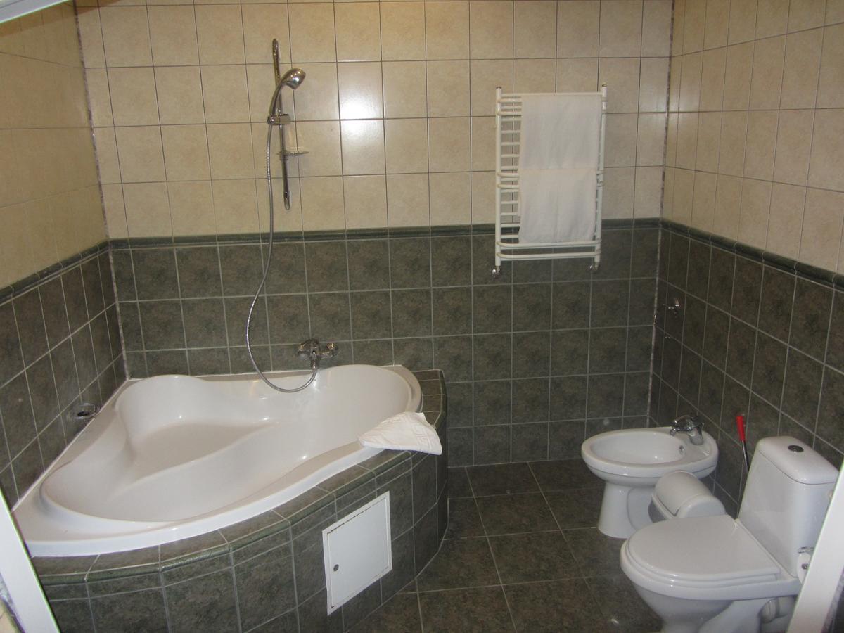 Park Hotel Kiev Luaran gambar