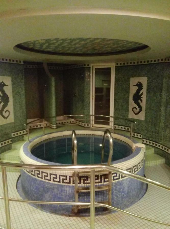 Park Hotel Kiev Luaran gambar
