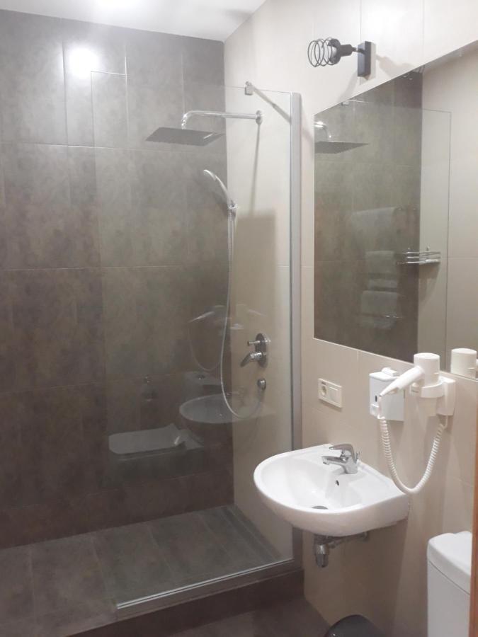 Park Hotel Kiev Luaran gambar